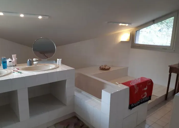 Superb Architect 230m2 Near South France Villa